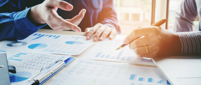 爱彼迎大裁员近两千人,分析师称其已努力“把一手烂牌打得很好” 爱彼迎大裁员近两千人,分析师称其已努力“把一手烂牌打得很好”