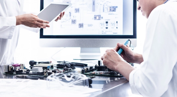 英特尔市场份额持续下降,分析师称其不是AMD的对手 英特尔市场份额持续下降,分析师称其不是AMD的对手