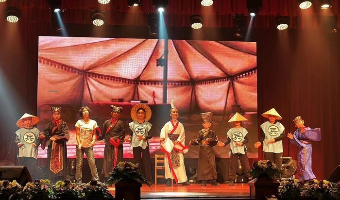 吴恒灿:华小学生用马来语演绎《三国演义》 促进民族团结和文化融合  吴恒灿:华小学生用马来语演绎《三国演义》 促进民族团结和文化融合