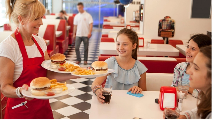 百胜转向低成本餐厅,分析师称有助于抵抗经济衰退风险 百胜转向低成本餐厅,分析师称有助于抵抗经济衰退风险