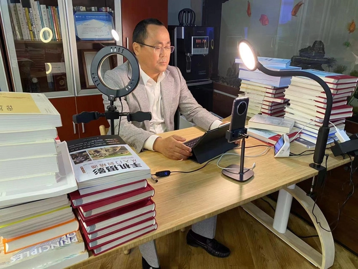 乐歌进军直播带货,董事长项乐宏竟是“百万粉大V” 乐歌进军直播带货,董事长项乐宏竟是“百万粉大V”