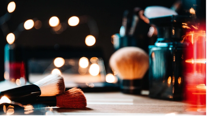 【重点解读】一把化妆刷的力量——完美日记和那些被改变的女性 【重点解读】一把化妆刷的力量——完美日记和那些被改变的女性