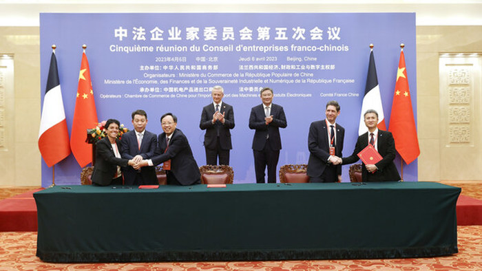 依拉勃集团与中国建筑标准设计研究院签订合作协议 依拉勃集团与中国建筑标准设计研究院签订合作协议