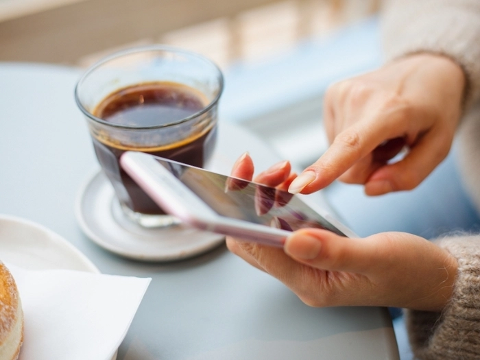 【RCEP财讯】印度首富安巴尼推出低价4G手机,助农村民众脱离2G时代 【RCEP财讯】印度首富安巴尼推出低价4G手机,助农村民众脱离2G时代