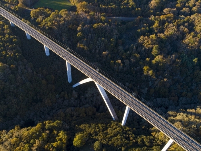 【RCEP财讯】隆新高铁招标在即 【RCEP财讯】隆新高铁招标在即