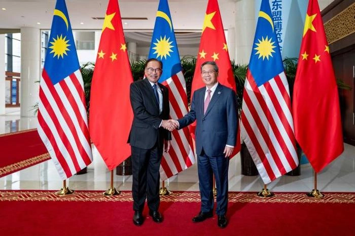 李强会见马来西亚总理安瓦尔 李强会见马来西亚总理安瓦尔