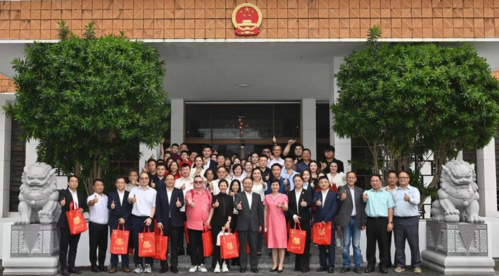 【RCEP资讯】中国驻马来西亚大使馆举办春节包发放仪式 开启“温暖迎春共庆中国年”活动 【RCEP资讯】中国驻马来西亚大使馆举办春节包发放仪式 开启“温暖迎春共庆中国年”活动