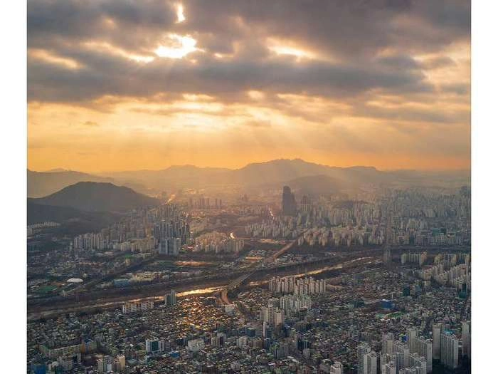 【RCEP财讯】韩国经济面临多重困境 高利率与建设疲软引发担忧 【RCEP财讯】韩国经济面临多重困境 高利率与建设疲软引发担忧