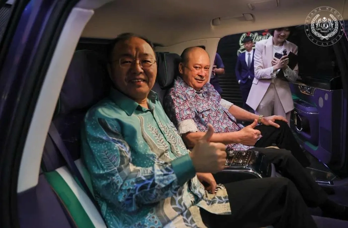 【RCEP财讯】马来西亚国王获赠中国一汽红旗L5轿车 【RCEP财讯】马来西亚国王获赠中国一汽红旗L5轿车