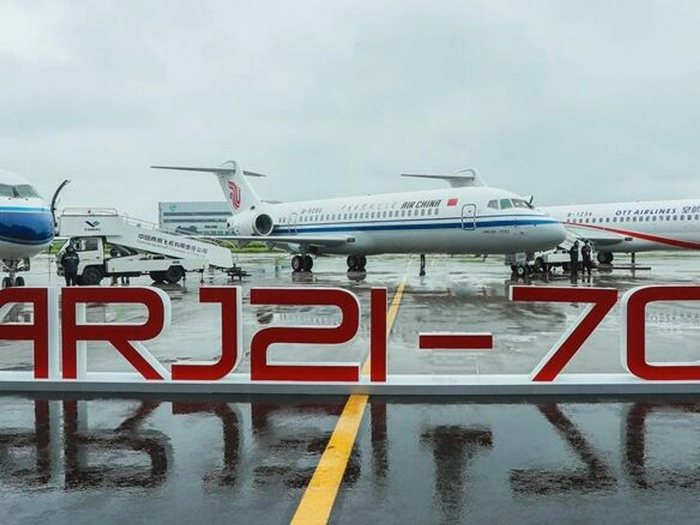 【RCEP财讯】中国飞机租赁集团向印尼翎亚航空交付第三架国产ARJ21飞机,完成首单人民币跨境结算交易 【RCEP财讯】中国飞机租赁集团向印尼翎亚航空交付第三架国产ARJ21飞机,完成首单人民币跨境结算交易