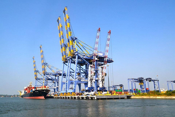 对等关税风暴袭来 马来西亚出口商观望暂停出货 对等关税风暴袭来 马来西亚出口商观望暂停出货