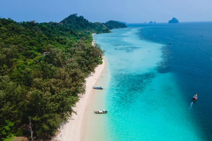 泰国旅游业面临挑战  外国游客数量略有下降 泰国旅游业面临挑战  外国游客数量略有下降