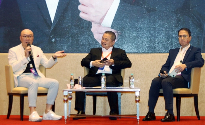 东盟AI商业峰会:创意与资本市场双轨并进 人类想象力仍是核心驱动力 东盟AI商业峰会:创意与资本市场双轨并进 人类想象力仍是核心驱动力