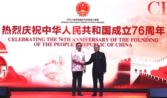 中马经贸合作稳健增长 双边贸易额首8个月达1318亿美元 中马经贸合作稳健增长 双边贸易额首8个月达1318亿美元