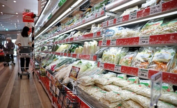 日本药妆店变身“小型超市”:以低价食品吸客,高毛利药品撑起千亿市场 日本药妆店变身“小型超市”:以低价食品吸客,高毛利药品撑起千亿市场