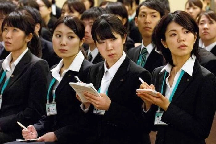日本实际工资13个月来首次增长 日本实际工资13个月来首次增长