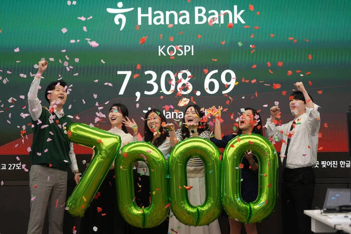 韩国股市创历史新高 半导体板块强势领涨 韩国股市创历史新高 半导体板块强势领涨