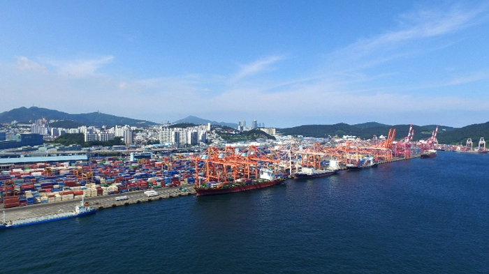 韩国8月前10天出口大增45.3% 半导体出口飙升155.4% 韩国8月前10天出口大增45.3% 半导体出口飙升155.4%