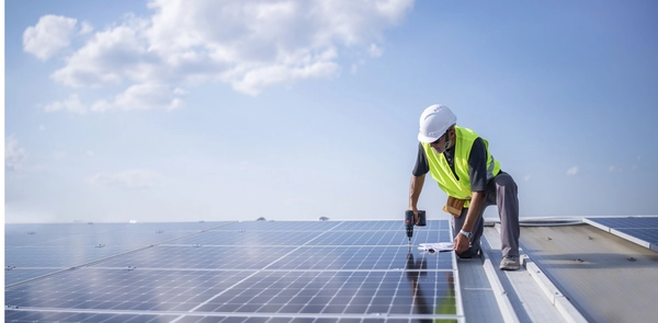 Enphase Energy市值超320亿美元，分析师称太阳能行业正在升温