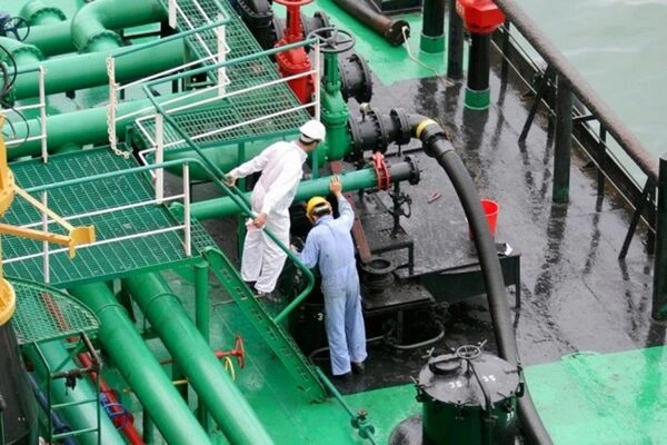 船用燃料需求趋弱  新加坡供应商纷纷削减运力应对盈利压力